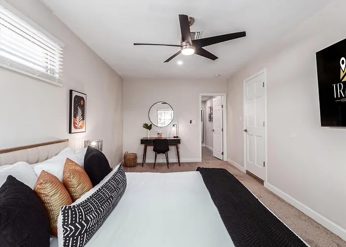 Private Family Pool Oasis Near Old Town *