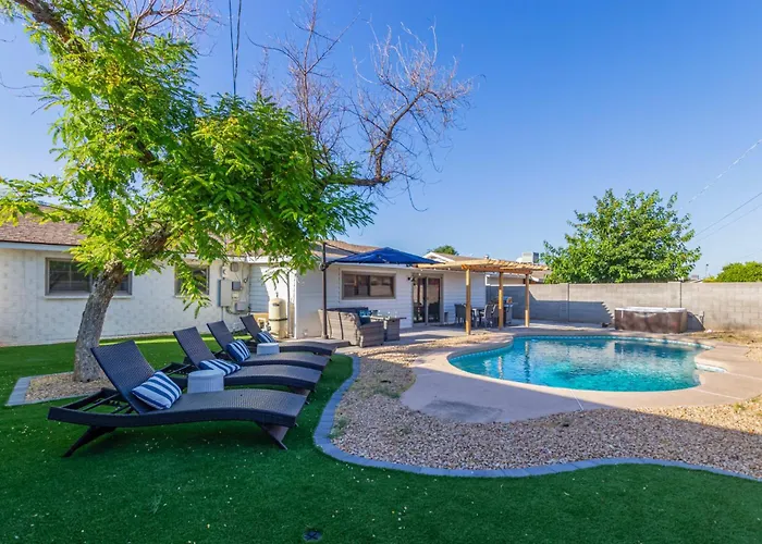 Private Family Pool Oasis Near Old Town *
