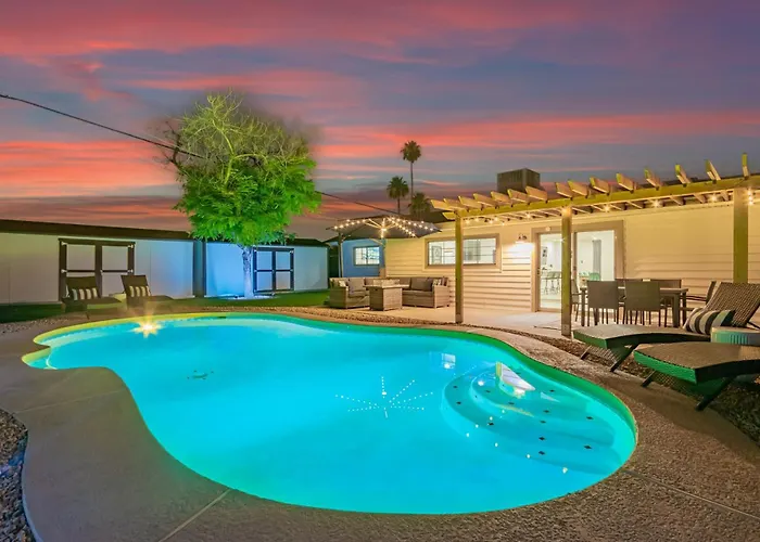 Private Family Pool Oasis Near Old Town