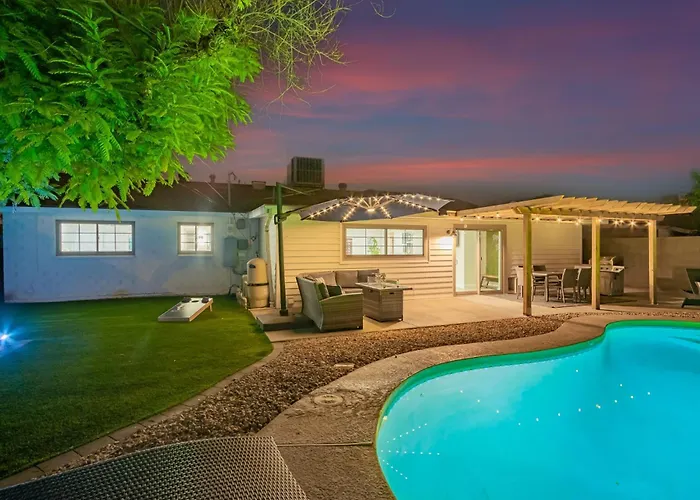 Holiday home Private Family Pool Oasis Near Old Town *