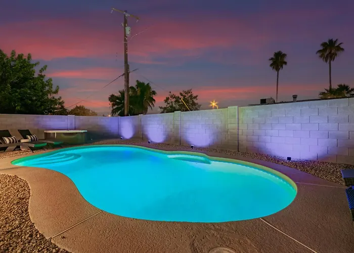 Private Family Pool Oasis Near Old Town *